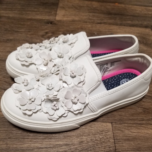 Sneakers - Picture 2 of 7